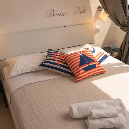 Al Mare 3 Camere 2 Bagni شقة *